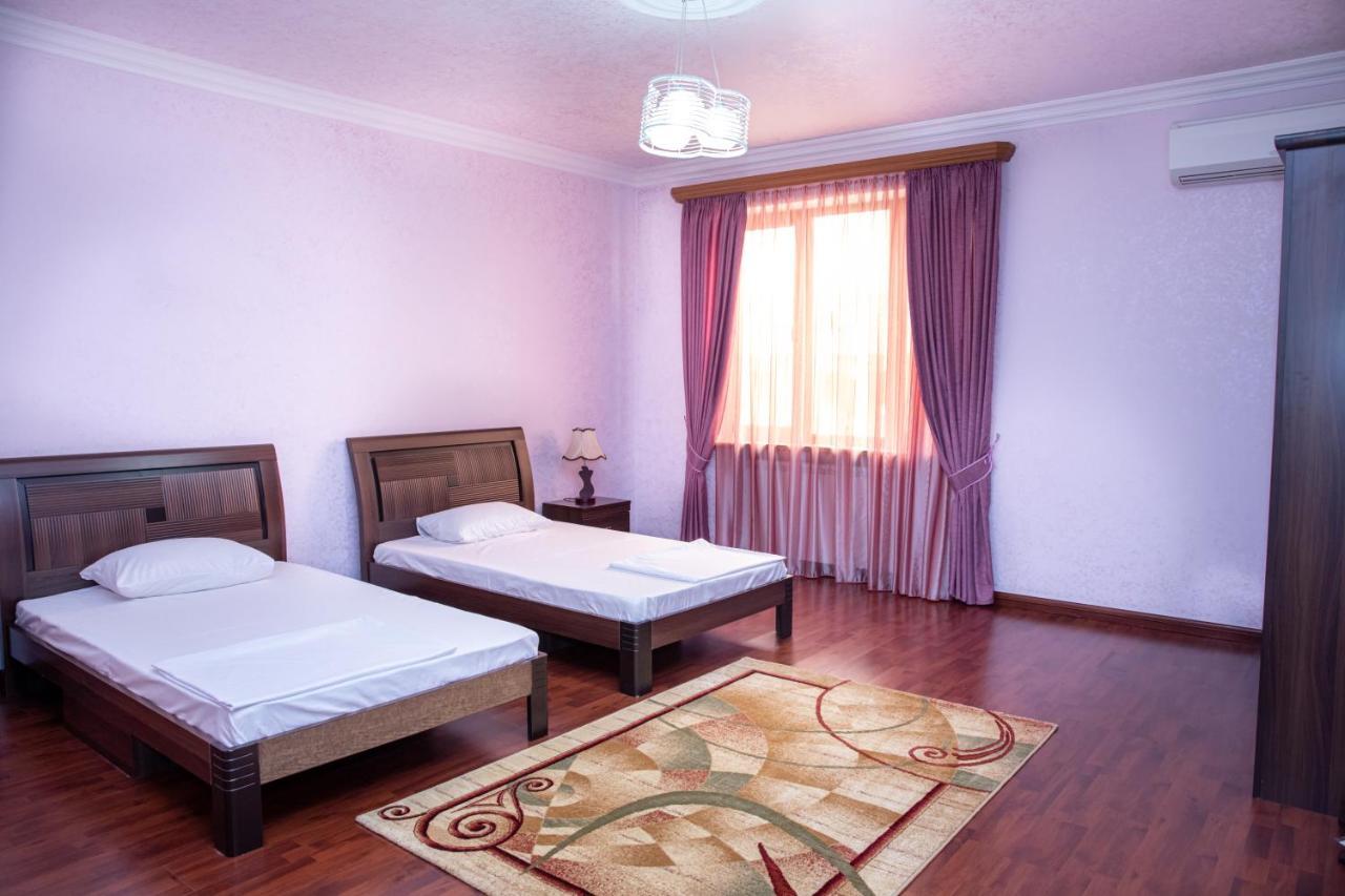 La Defense Hotel Yerevan Exterior photo